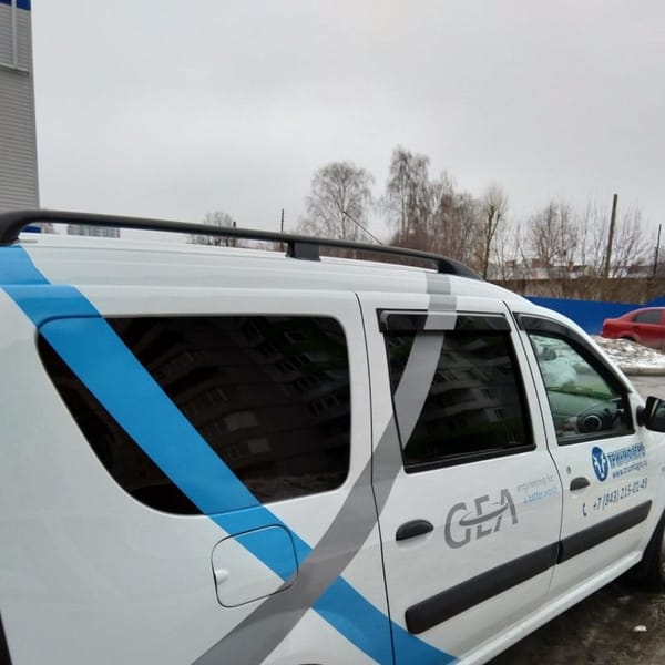 Брендирование автомобиля плоттерной резкой